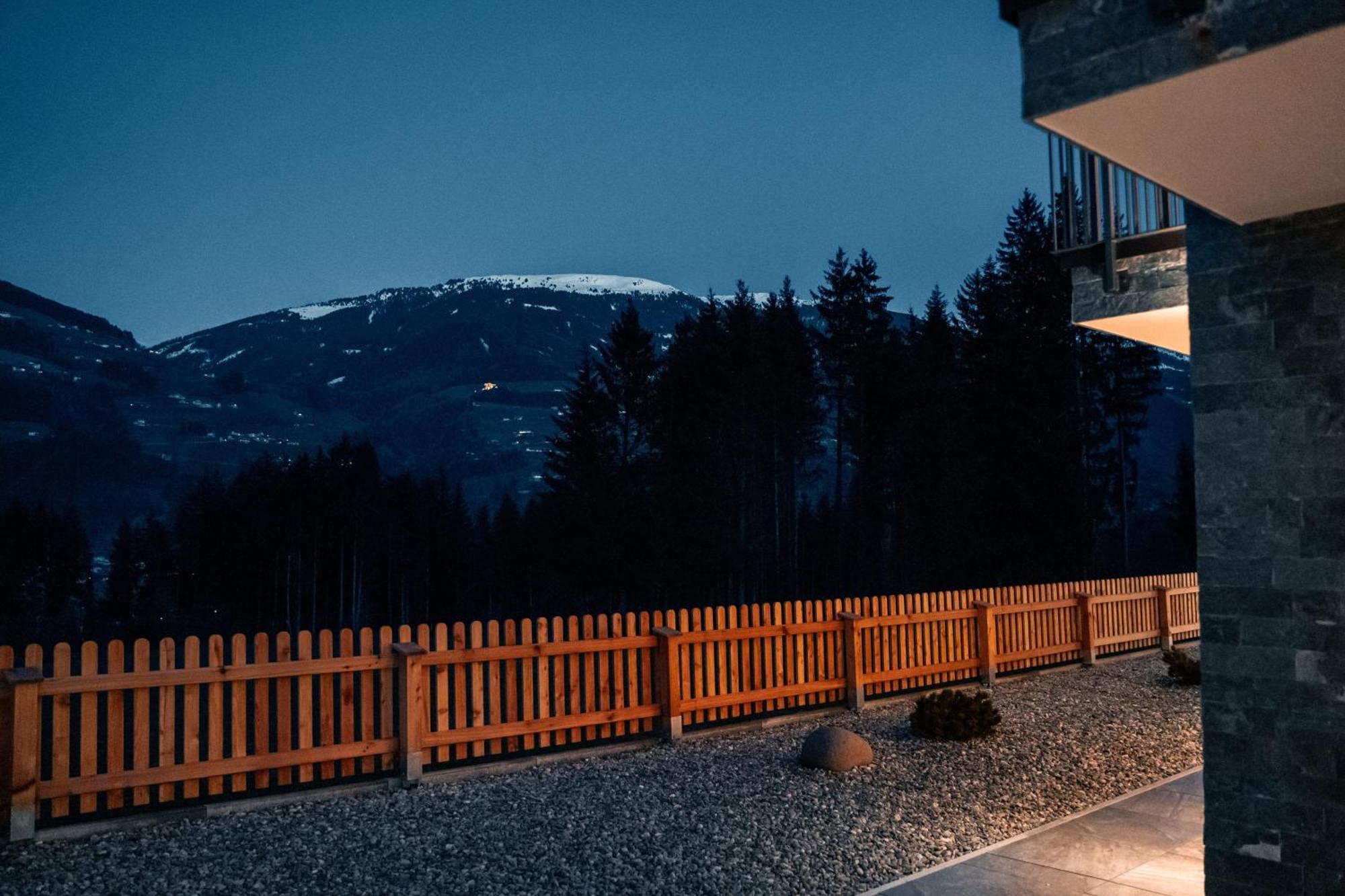 Chalet Wildruh リート・イム・ツィラータール エクステリア 写真
